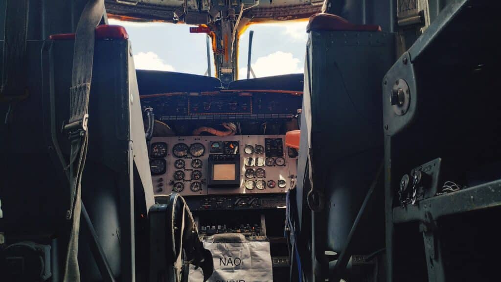 Guide sur les différentes voies possibles pour suivre une formation de pilote de ligne en France