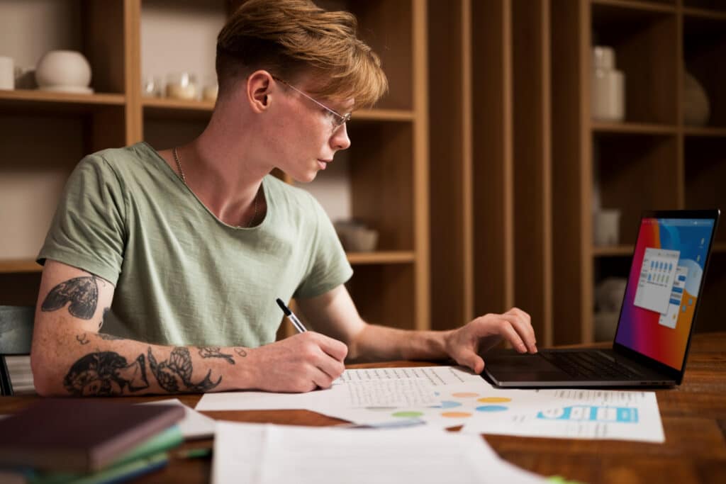 De post-bac à bac+5 : quels parcours pour réussir en école de commerce à Paris ?
