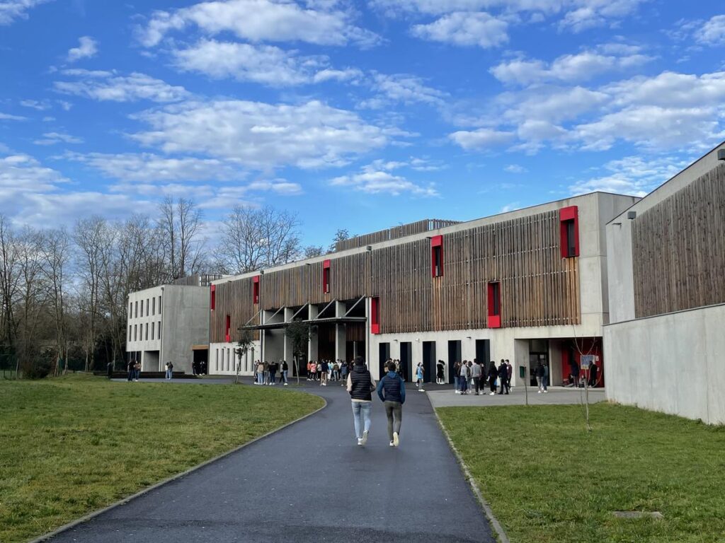 Lycée polyvalent privé Bernat Etxepare : lycée privé à Bayonne