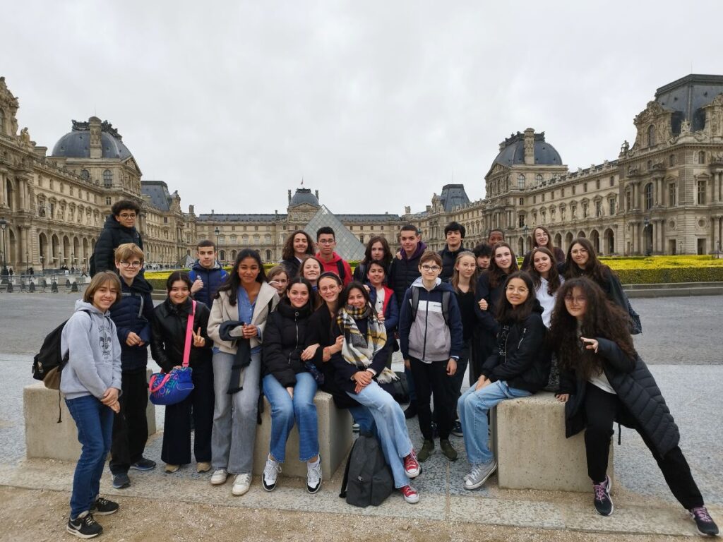 Collège Georges Clemenceau : collège public à Paris