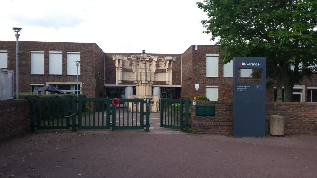 Lycée Descartes : lycée public à Montigny-le-Bretonneux