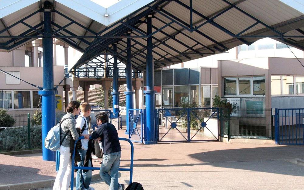 Collège Augustin Malroux : collège public à Blaye-les-Mines