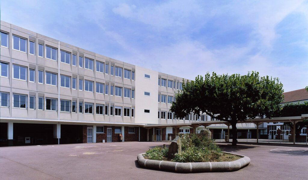 Collège Pierre de Ronsard : collège public à Paris