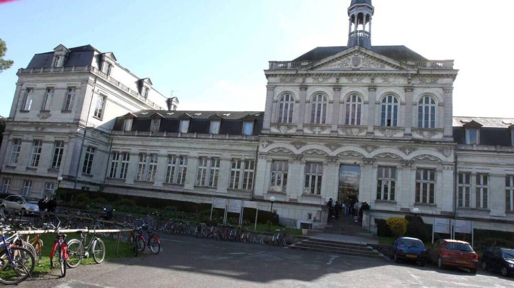 Lycée Saint-Benoît – site Université : lycée privé à Angers