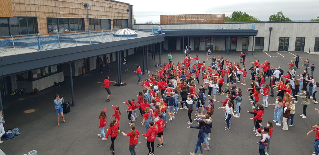 Collège Marie Curie : collège public à Laille