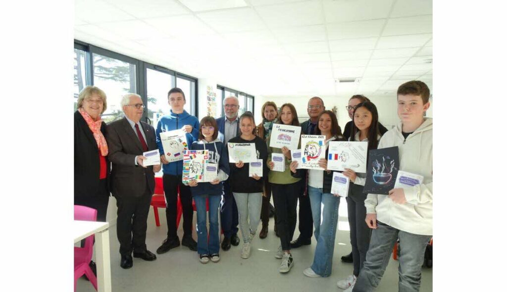 Collège Saint-Louis : collège public à Lieusaint