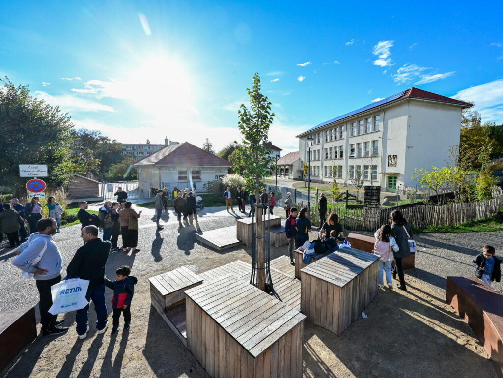 Ecole élémentaire Pierre et Marie Curie : école publique à Besançon