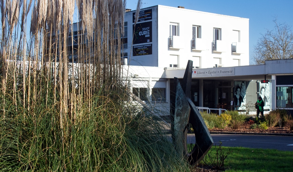 Lycée professionnel Joliot Curie : lycée public à Oignies