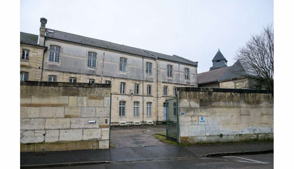 Lycée polyvalent Jean Joly : lycée public à Saint-Louis
