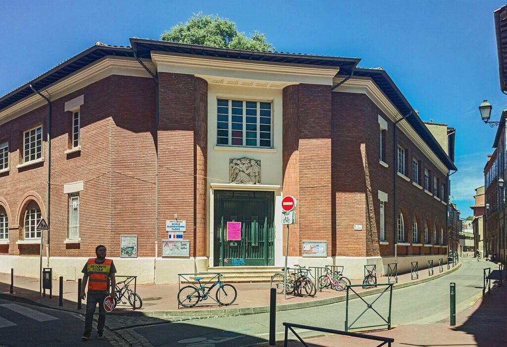 Ecole élémentaire publique Molière : école publique à Toulouse