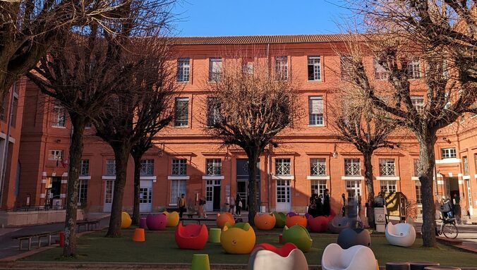 Lycée général et technologique Ozenne : lycée public à Toulouse