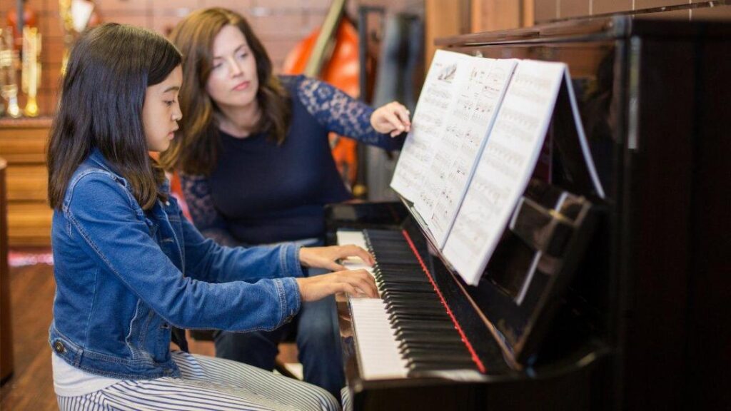 Comment progresser rapidement grâce à Allegro Musique et aux leçons de piano à domicile